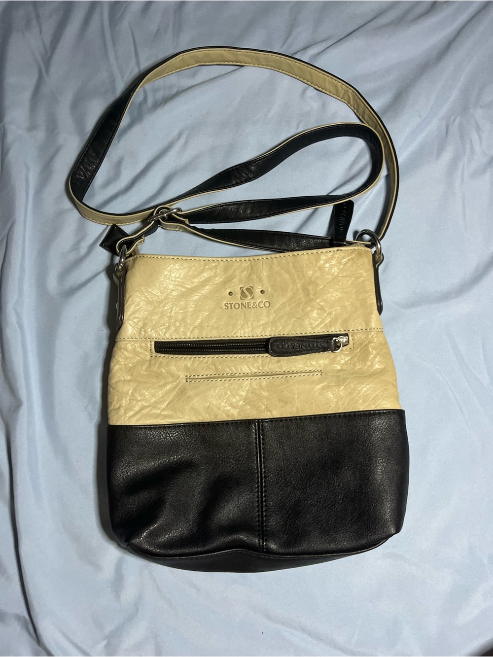 Stone & Co. by Stone Mountain Two-Tone
Crossbody Bag Cream Black Leather